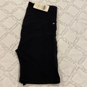 High waisted Fabletics pure luxe maternity short 9” with pockets